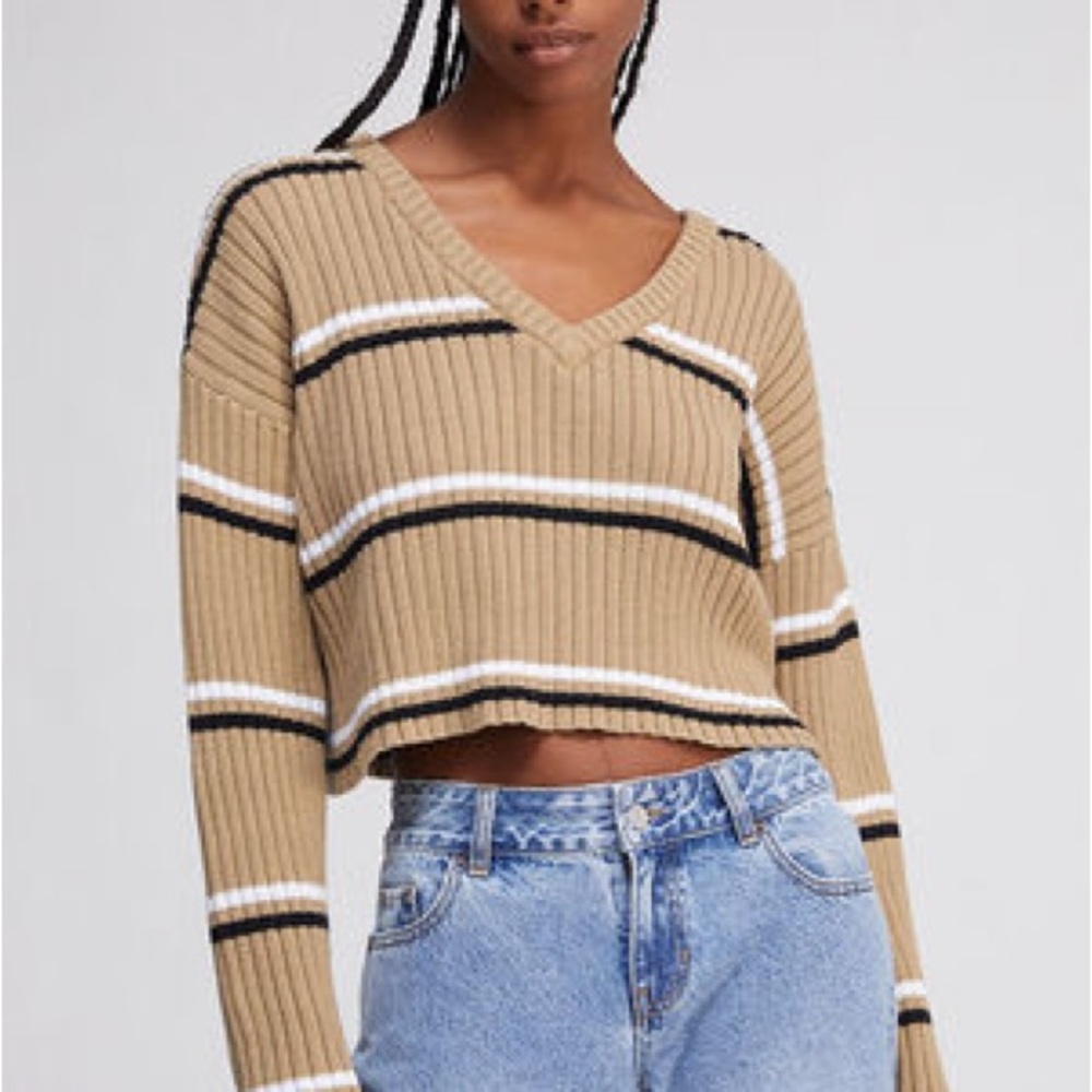 LA Hearts '90s Girl V Neck Sweater